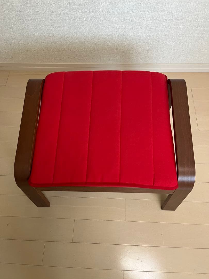 IKEA ポエング　 パーソナルチェア＆オットマン　 赤　クッション付
