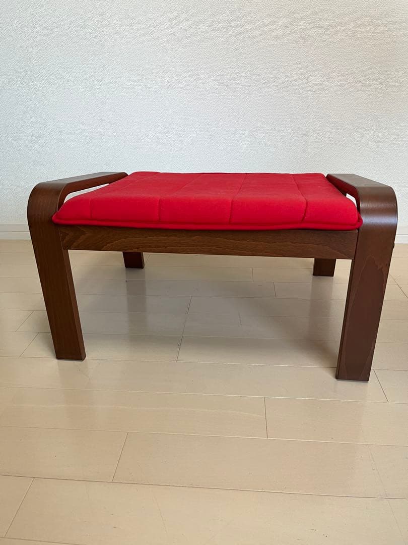 IKEA ポエング　 パーソナルチェア＆オットマン　 赤　クッション付