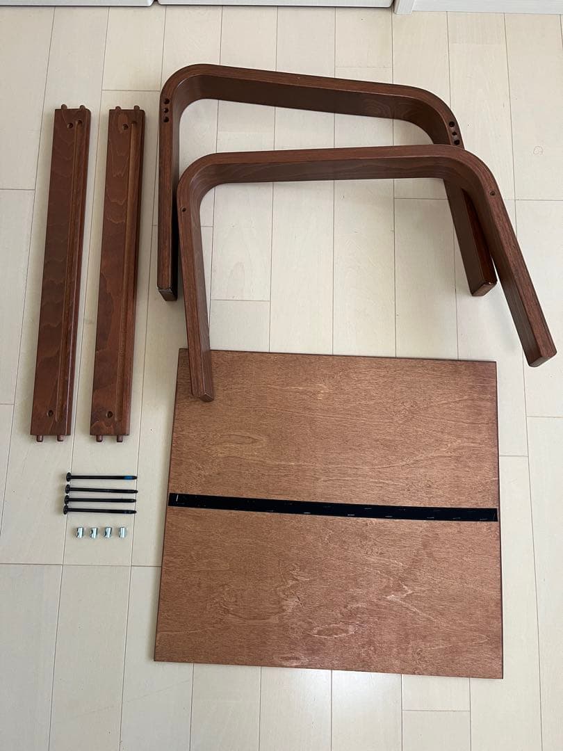 IKEA ポエング　 パーソナルチェア＆オットマン　 赤　クッション付