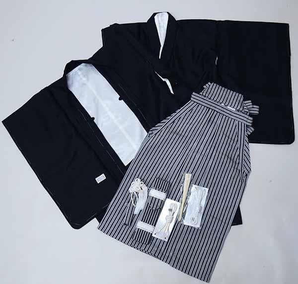 七五三 五歳 男児 紋付 羽織袴セット 合繊 海外製 黒無地 縞袴 紋入れ可