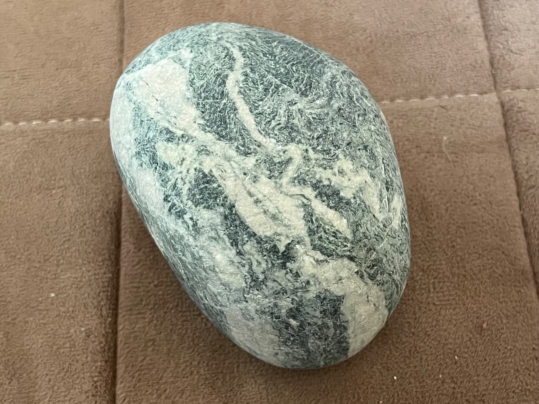 糸魚川　青海海岸　桃廉石　ピンク翡翠