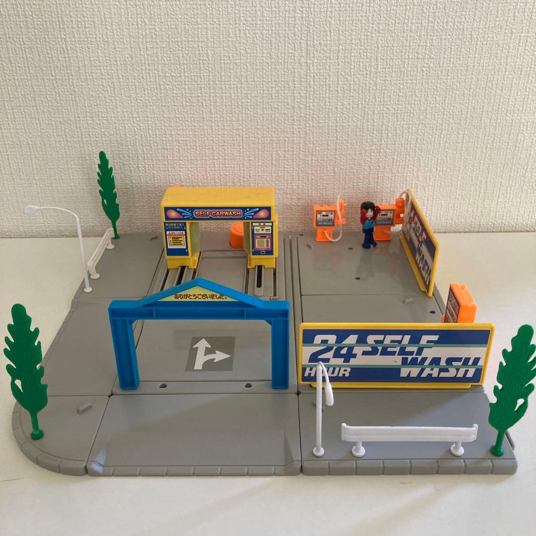 トミカタウン　ガソリンスタンドENEOS セブンイレブン　踏切　洗車場