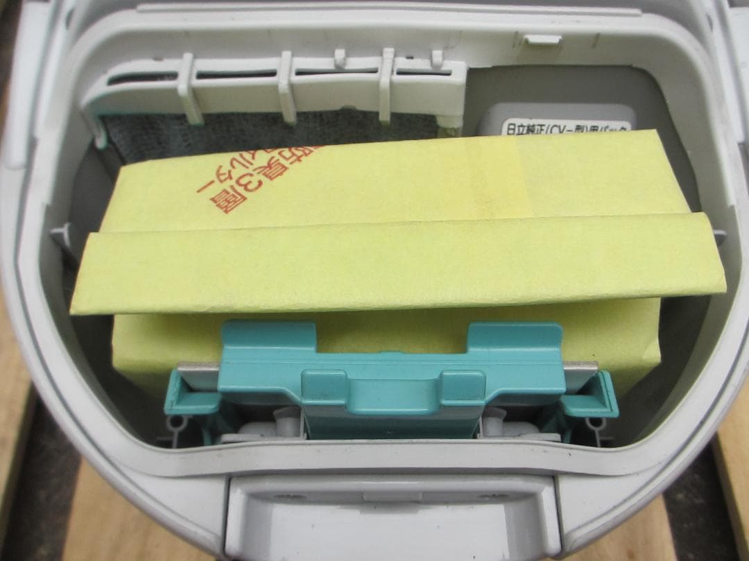 日立　紙パック掃除機　CV-VP5（中古）2023年製