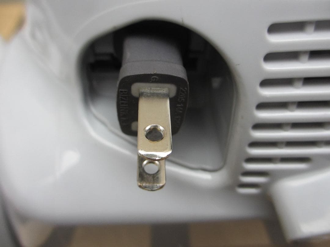 日立　紙パック掃除機　CV-VP5（中古）2023年製