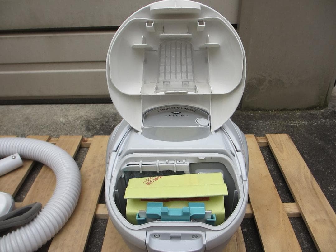 日立　紙パック掃除機　CV-VP5（中古）2023年製