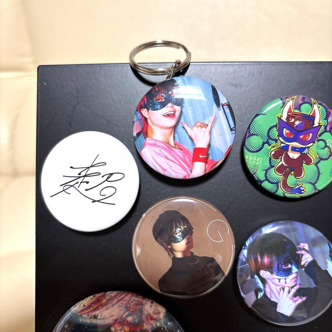 美品‼️ 超学生　缶バッジ　キーホルダー　25個　まとめ売り　スタンド付き　磁石