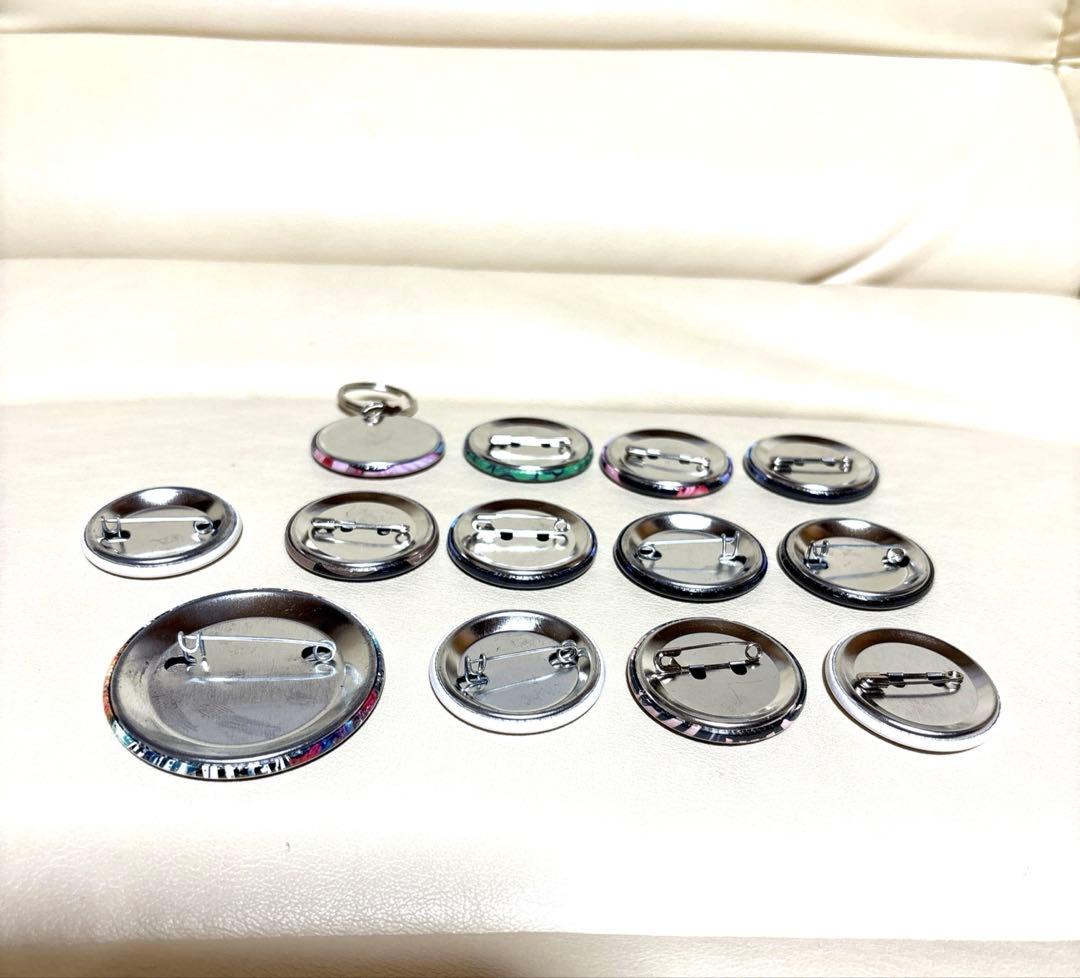 美品‼️ 超学生　缶バッジ　キーホルダー　25個　まとめ売り　スタンド付き　磁石