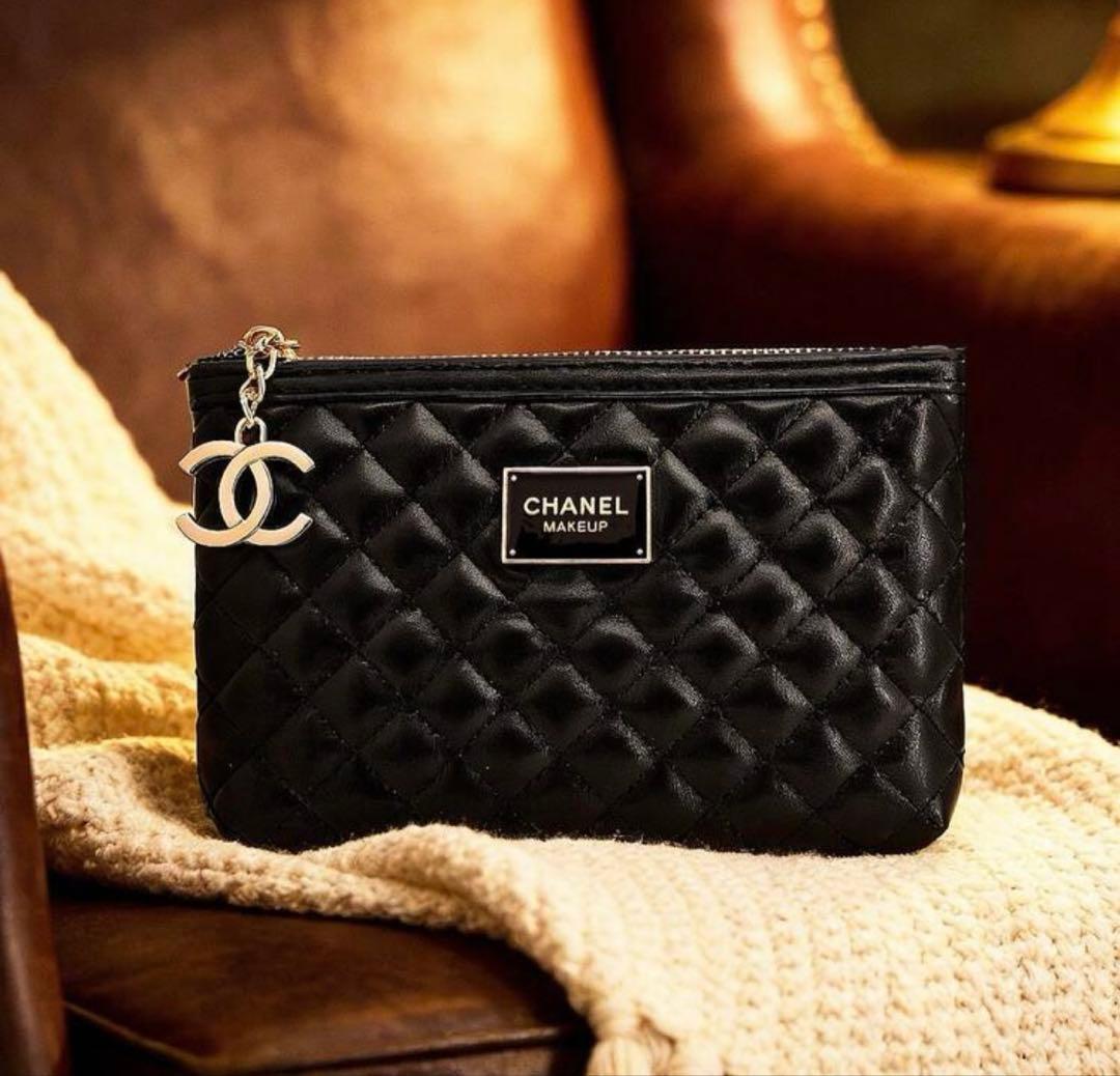 CHANEL メイクポーチ ブラック