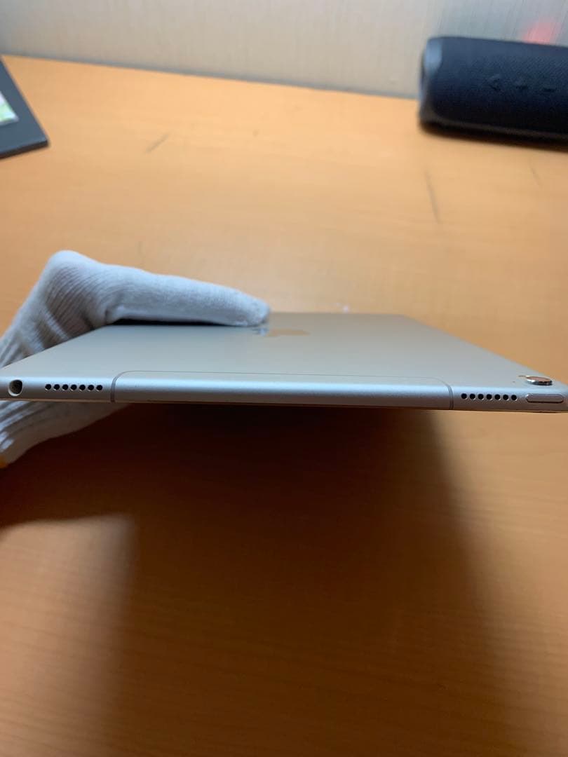 iPad pro 9.7 128GB SIMフリーモデル シルバー