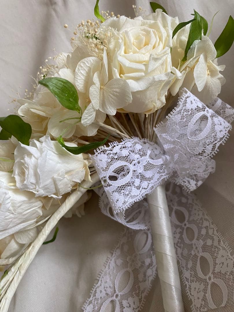 プリザーブドフラワーブーケ　ブートニア付き　キャスケード