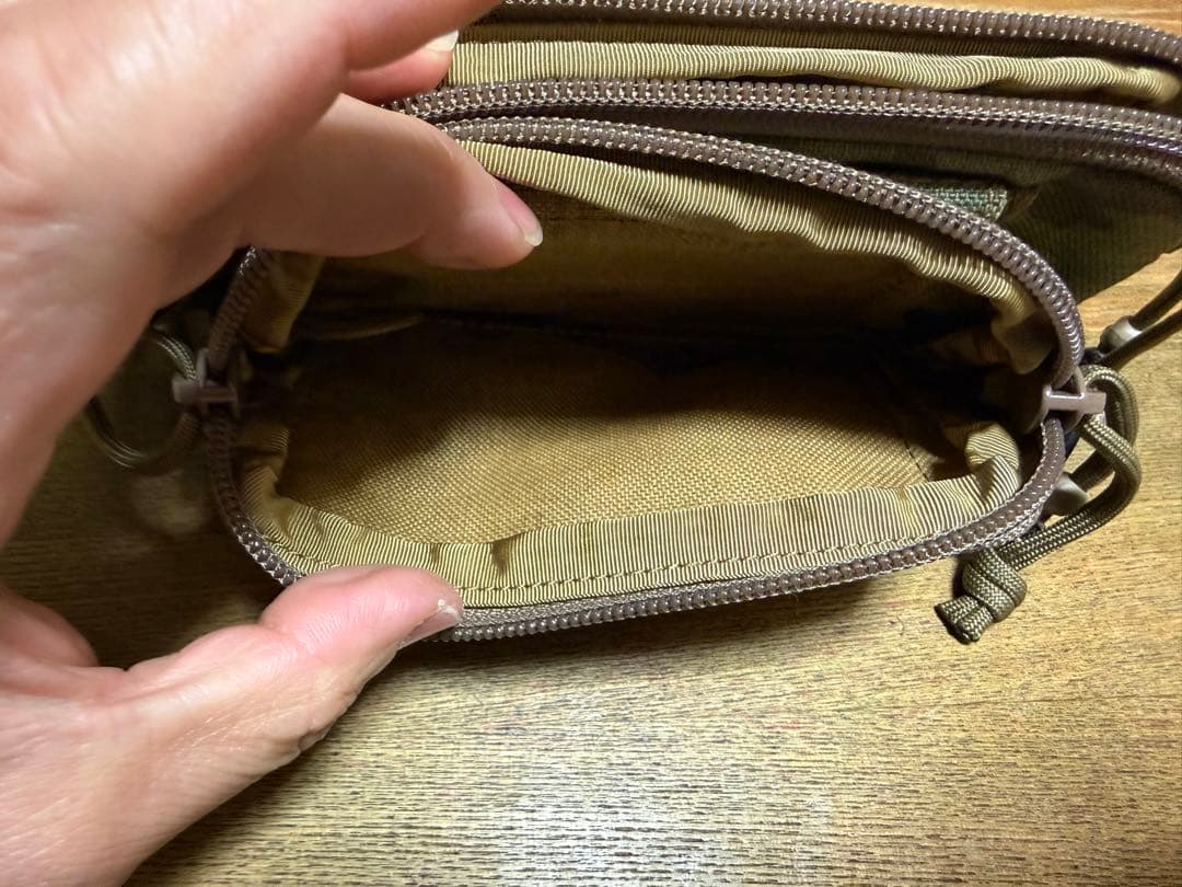 希少 VOLKタクティカルギア　マルチ セパレート ウォレット ポーチ