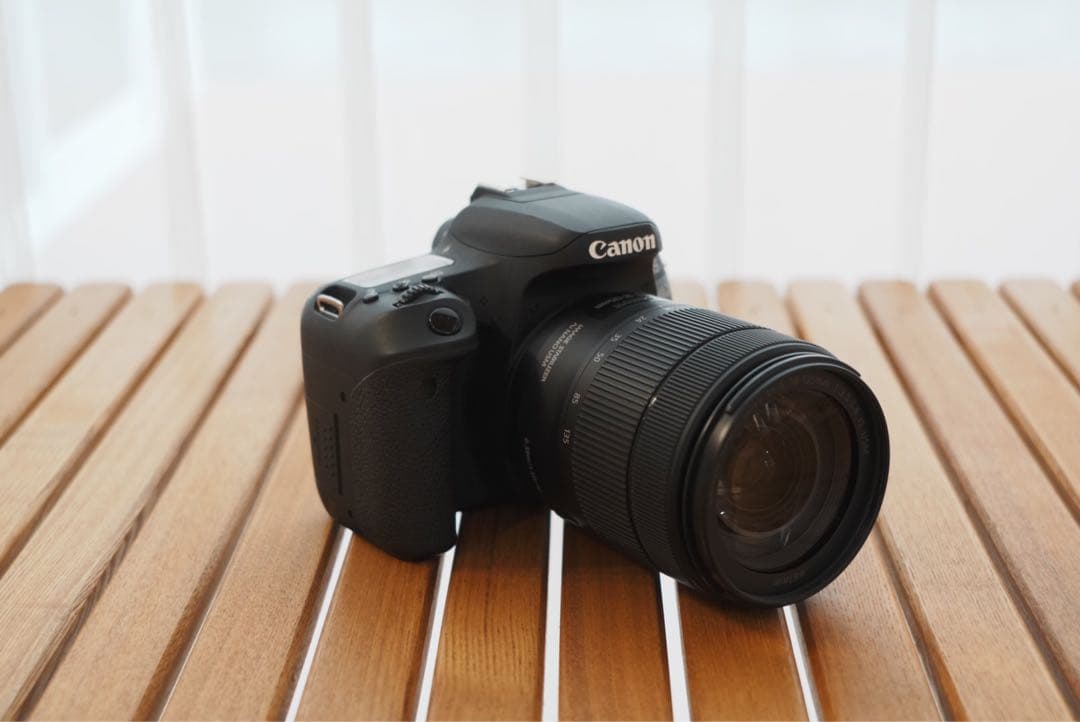 EOS 9000D EF-S18-135 IS USM レンズキット