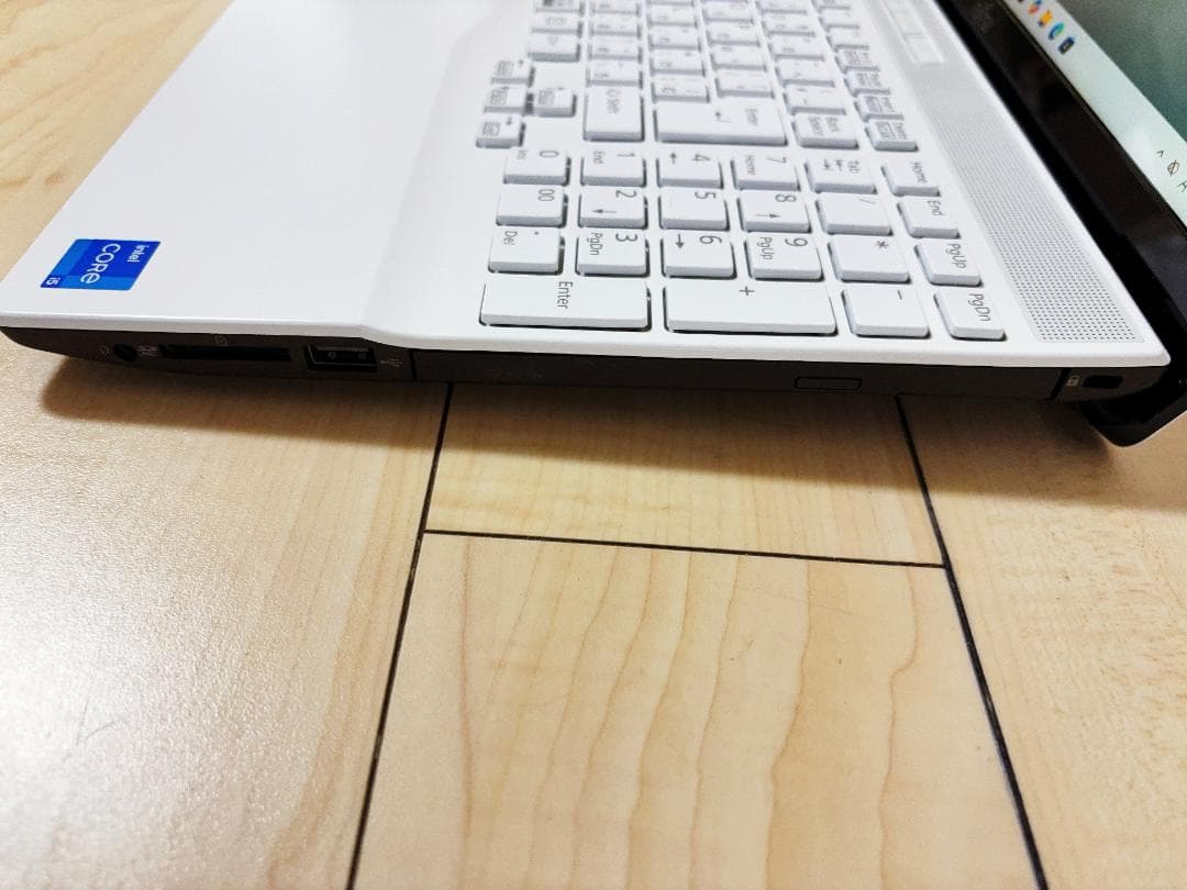 美品 高性能 i5 第11世代 16GB SSD256GB Office2021