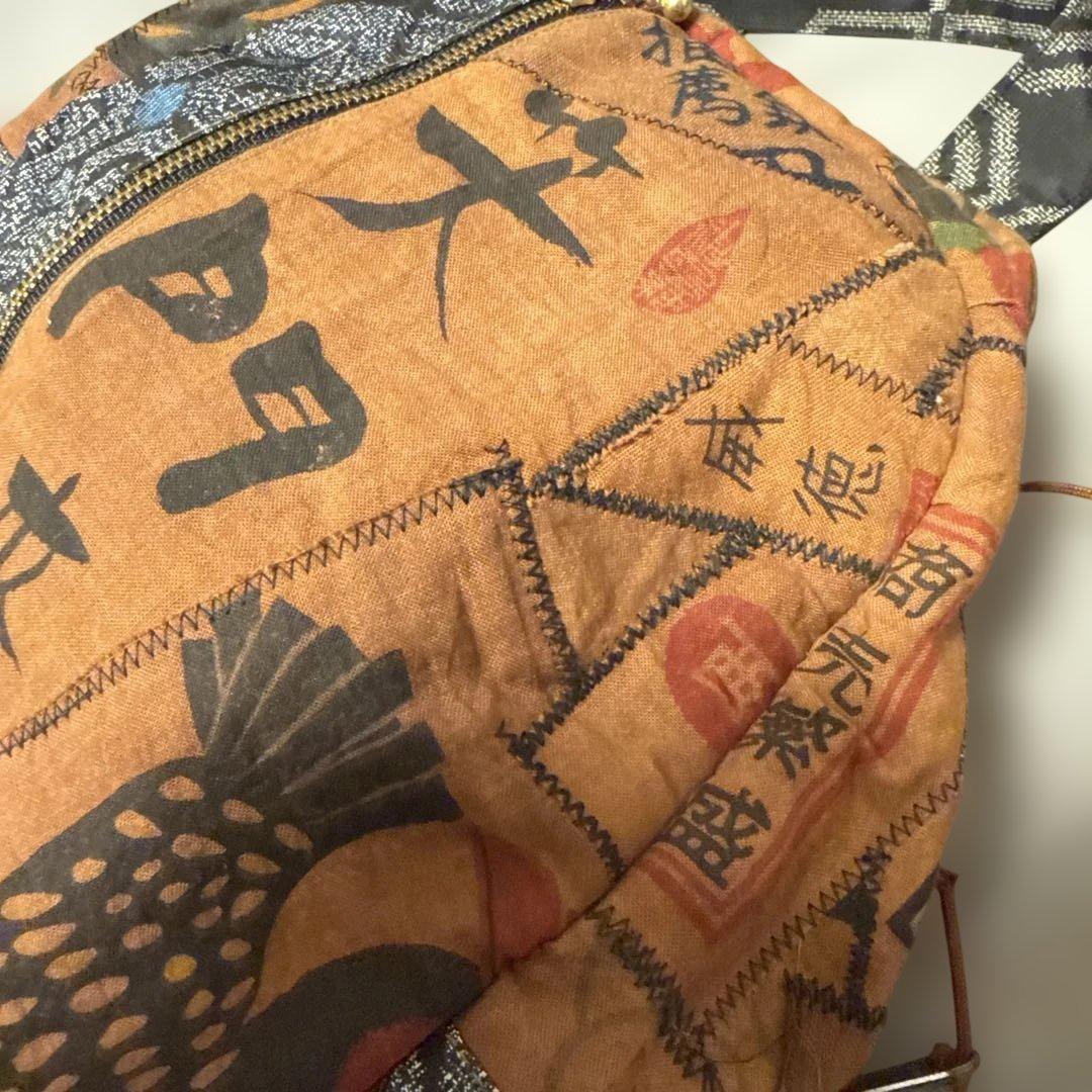 ハンドメイド作品　ショルダーバッグ　縁起物柿渋絣紬古布木札チャーム付き