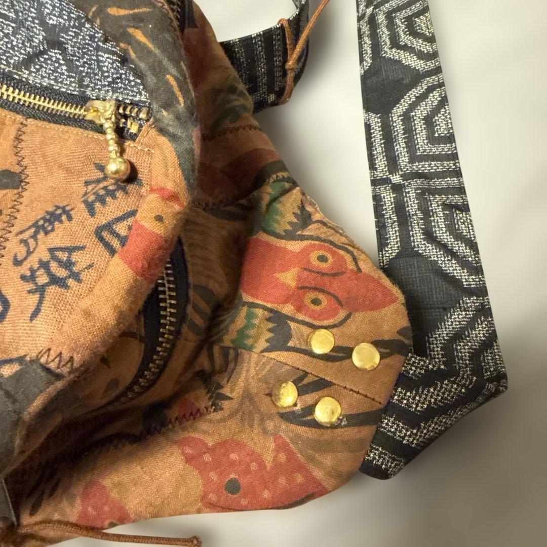 ハンドメイド作品　ショルダーバッグ　縁起物柿渋絣紬古布木札チャーム付き