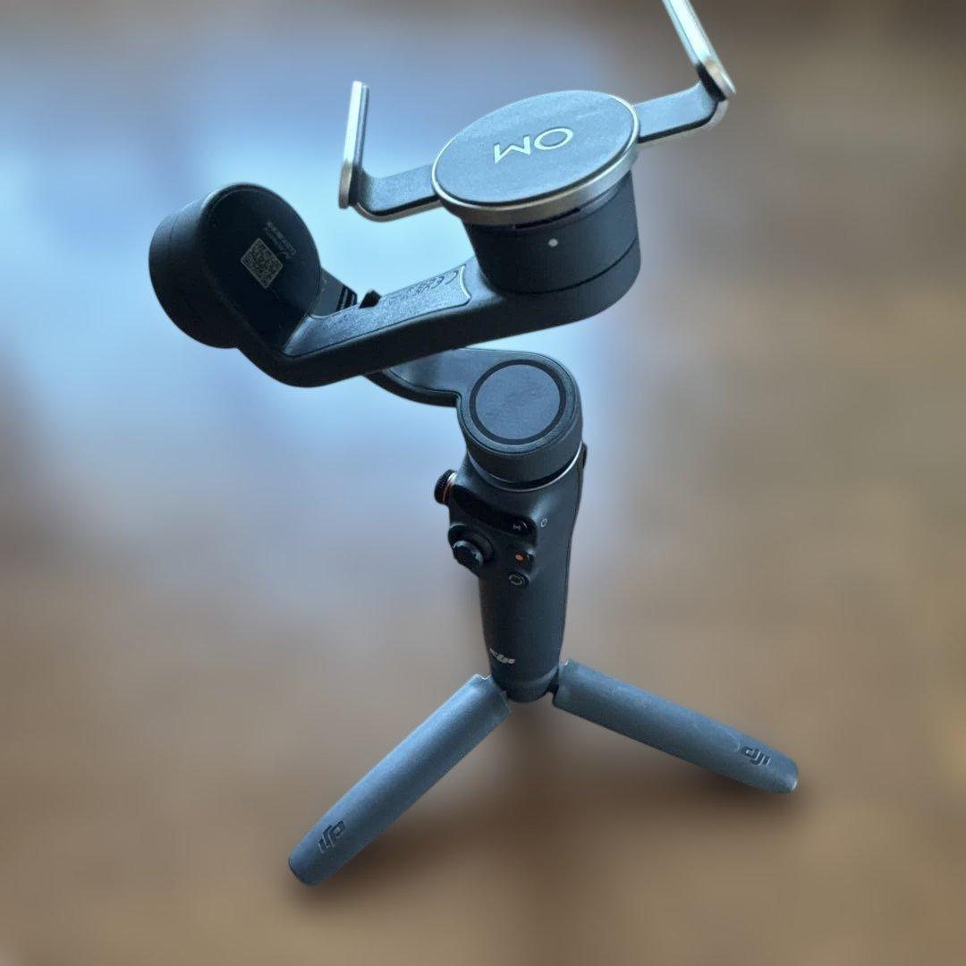 DJI Osmo Mobile 6 スマートフォンスタビライザー　ジンバル