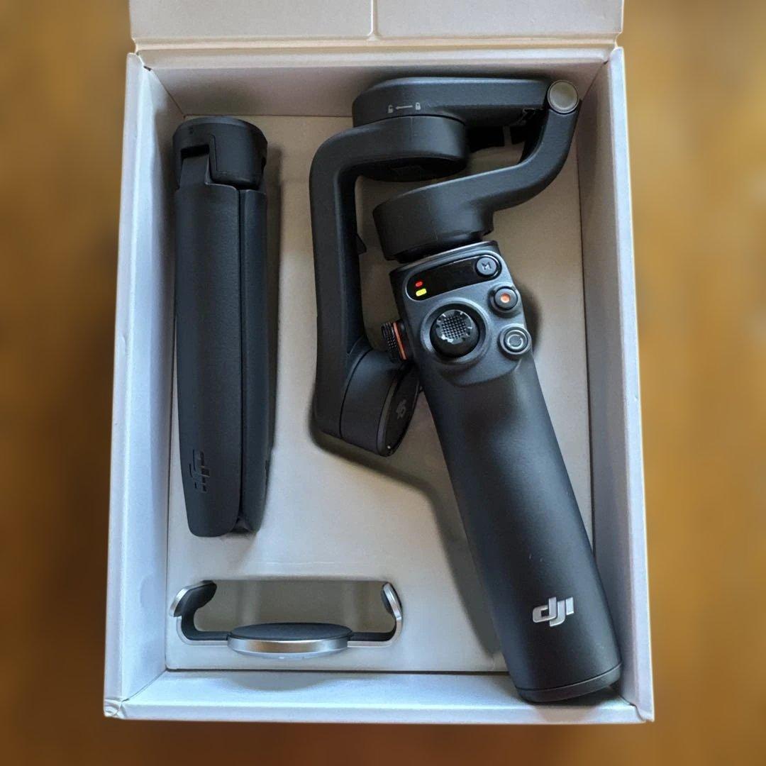 DJI Osmo Mobile 6 スマートフォンスタビライザー　ジンバル