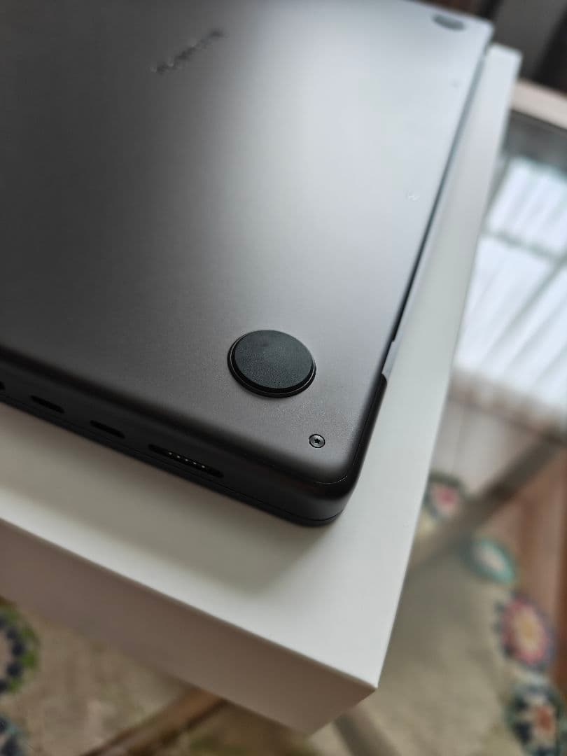 16インチ　MacBook Pro　M4 Maxチップ　36GB　1TB