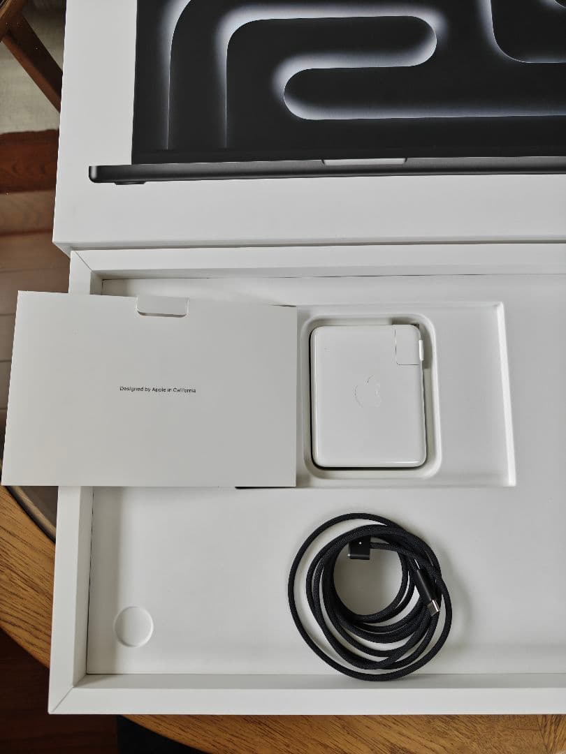 16インチ　MacBook Pro　M4 Maxチップ　36GB　1TB