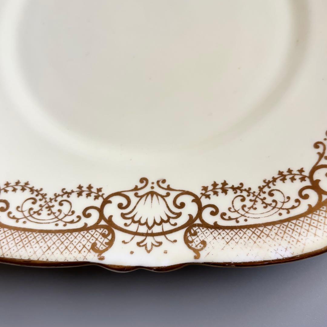 英国製アンティーク　CROWN STAFFORDSHIRE　金彩　取手付プレート