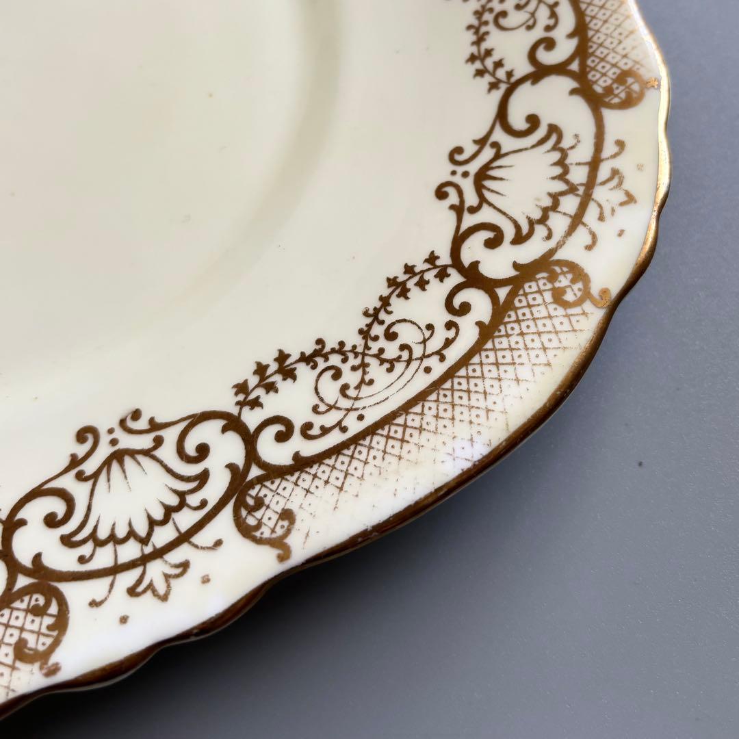 英国製アンティーク　CROWN STAFFORDSHIRE　金彩　取手付プレート