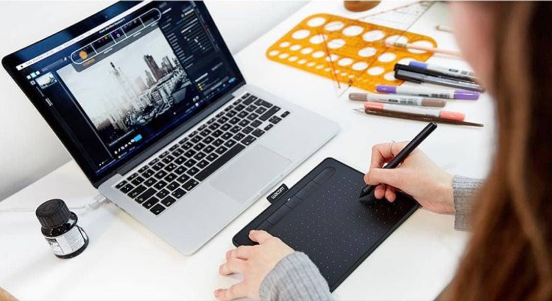 Intuos Smallワイヤレスブラック CTL-4100WL/KO