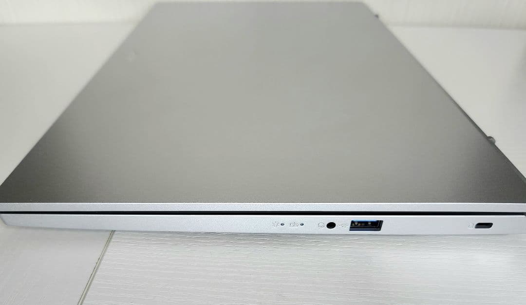 Acer Aspire 3 12世代Corei3 8GB 256GB フルHD