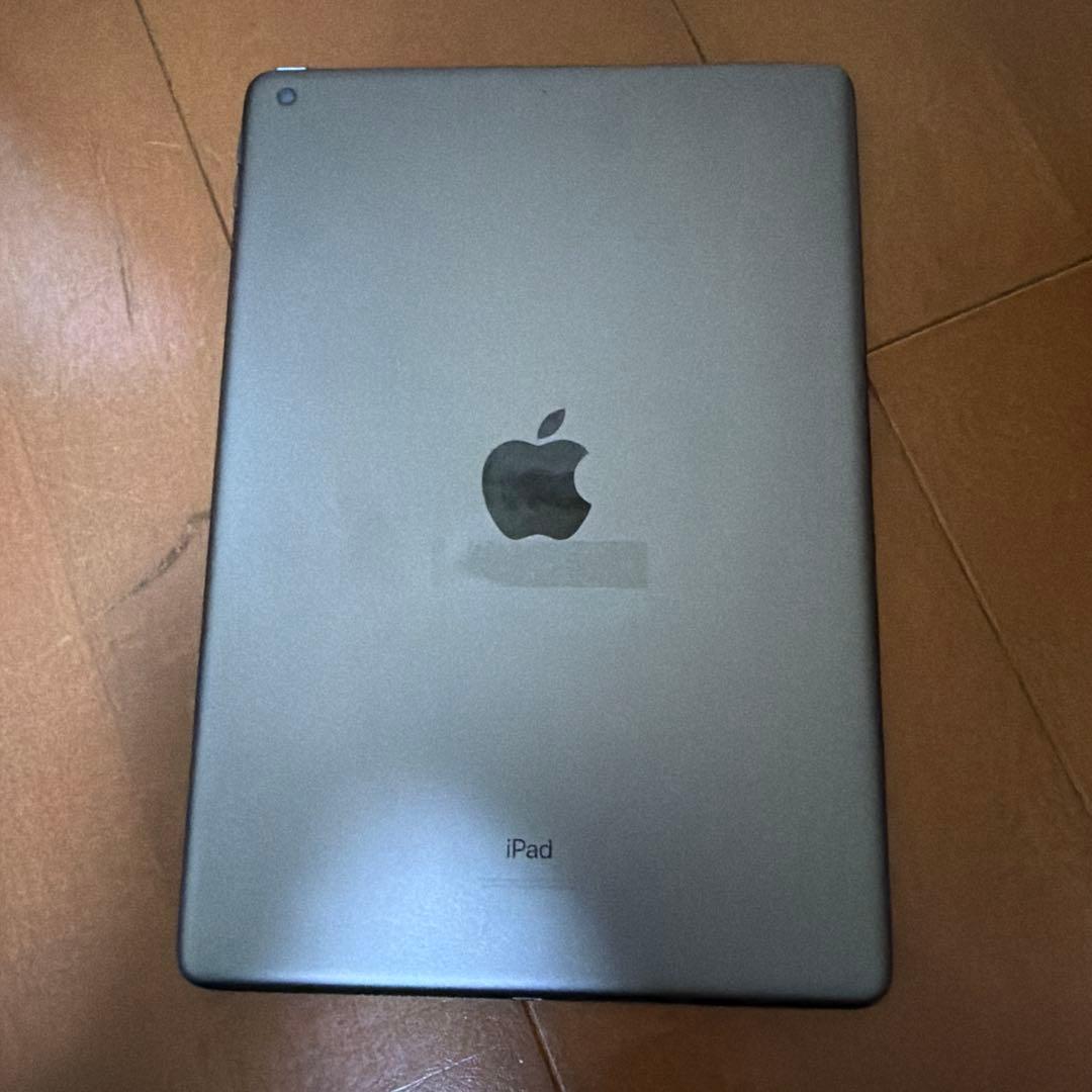 Apple iPad グレー 画面傷あり
