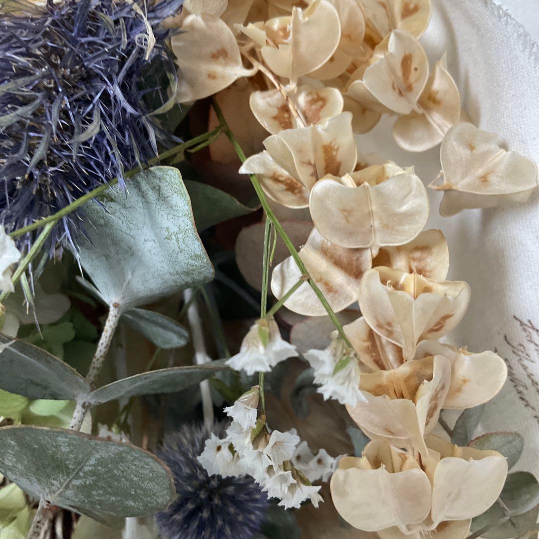 バンクシアメンジェーシーとパンパスグラスのシンプルスワッグ