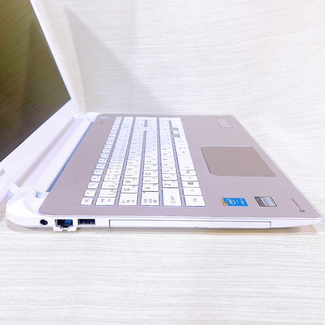 【新生活セール】薄型ノートパソコン❗動作快適新品のSSD256GB✨メモリ8GB