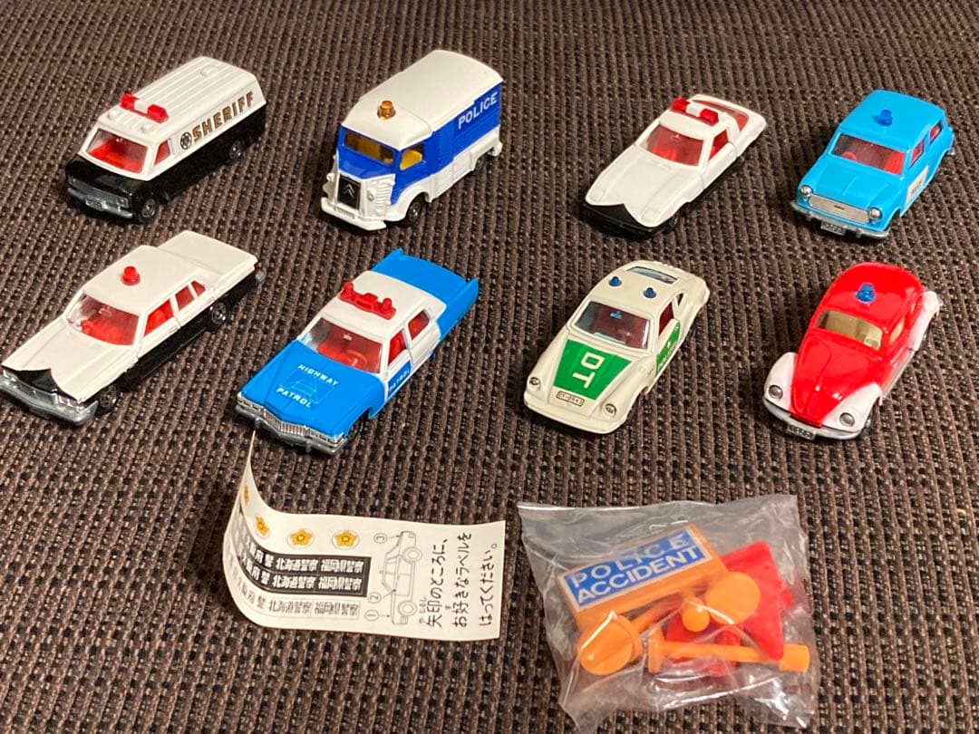 トミカ 世界のポリスカーセット クラウン キャデラック ミニクーパー 等 日本製
