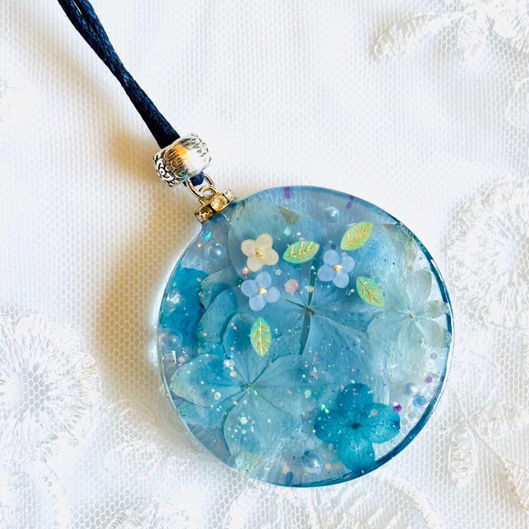 No.2078★ハンドメイド★紫陽花万華鏡☆フラワーレジンネックレス
