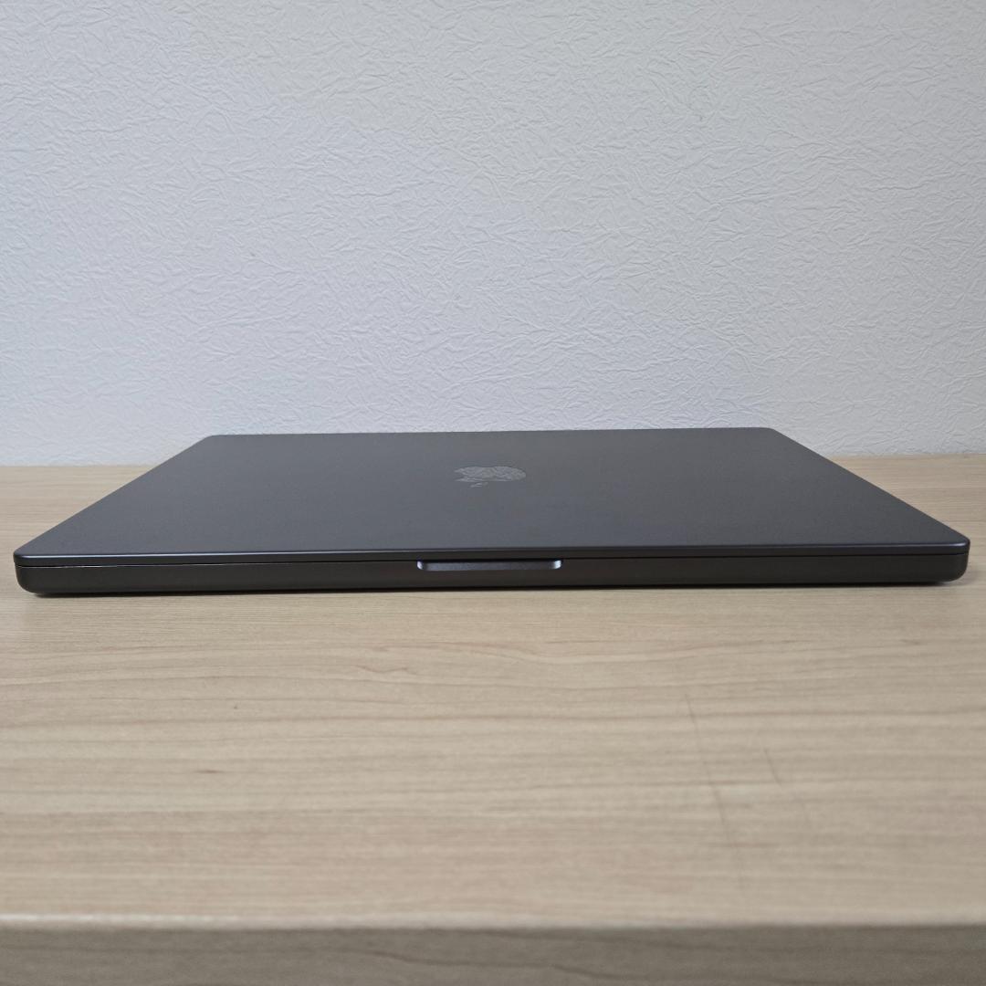 【美品】MacBook Pro 16インチ M4 Max 128GB 8TB