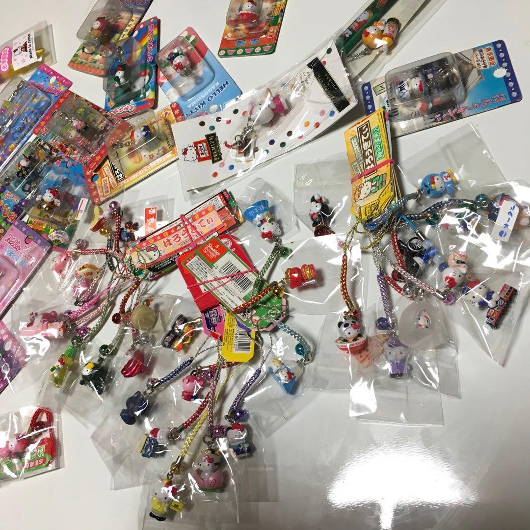 ご当地キティハローキティ グッズまとめ売りストラップ根付けペンなどマスコット