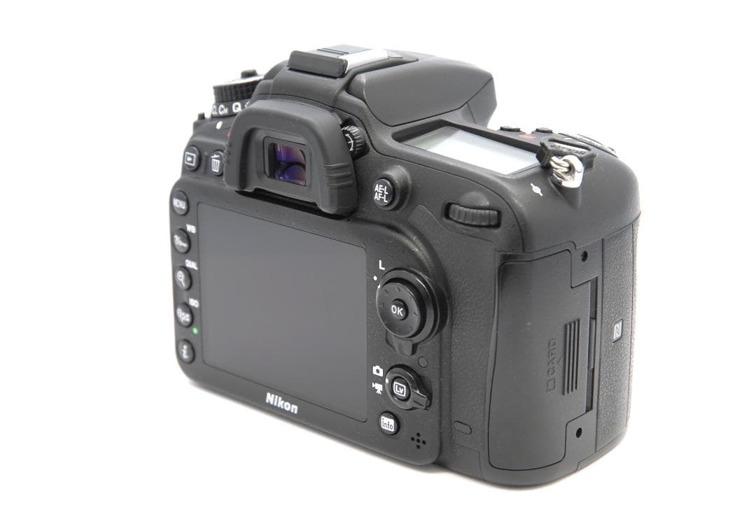 Nikon D7200 レンズキット ショット数30874枚 元箱あり 美品