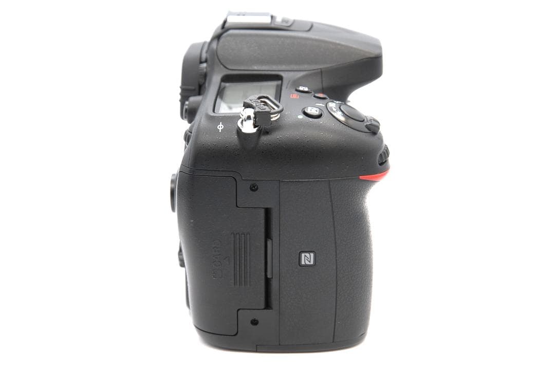 Nikon D7200 レンズキット ショット数30874枚 元箱あり 美品