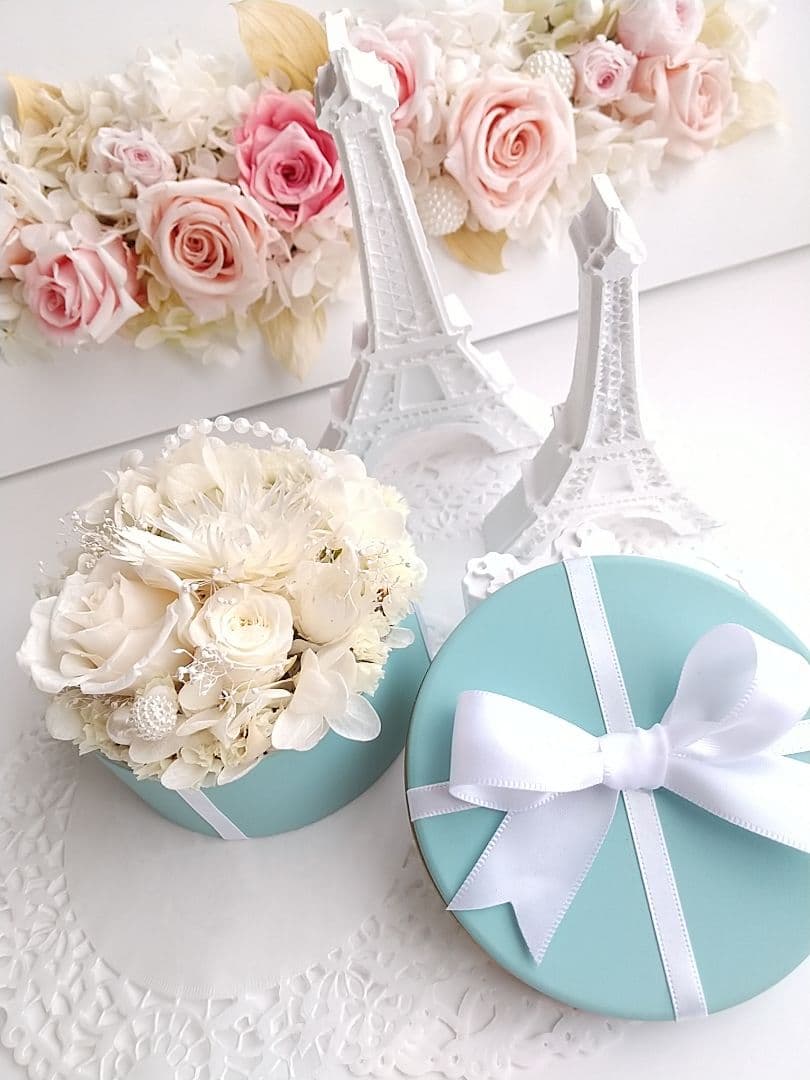 アロマストーンエッフェル塔&ティファニーブルー缶フラワーアレンジメントセット