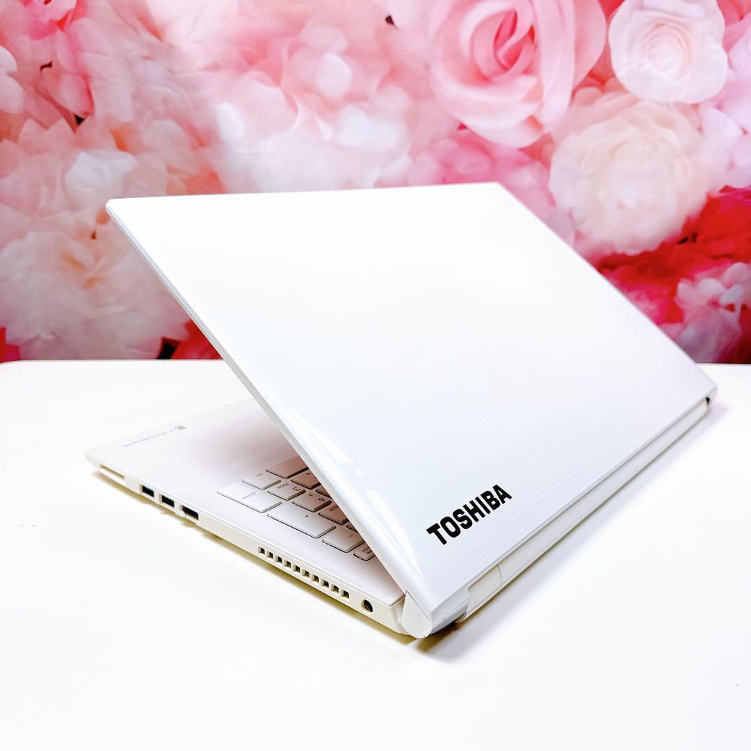 美品✨新品SSDで爆速✨ windows11 薄型ノートパソコン✨office付