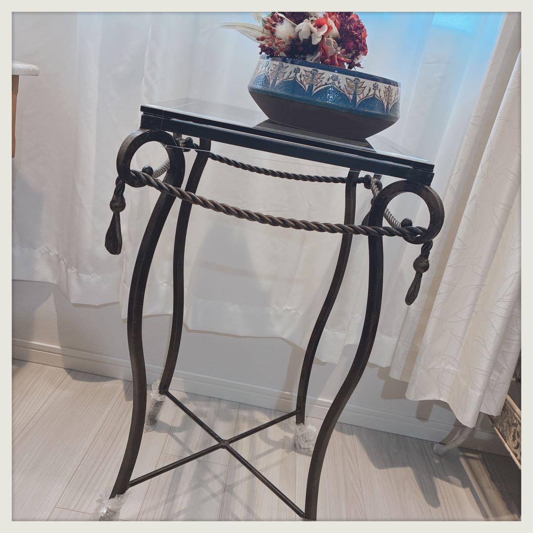 英国　アイアンヴィンテージ　女性デザイナー作品　花台　サイドテーブル