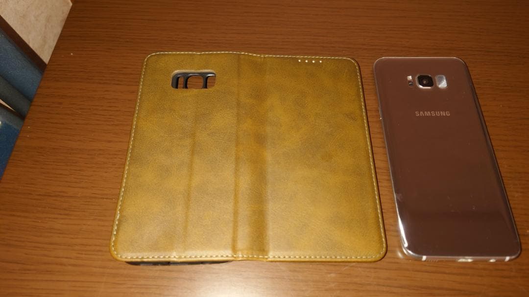 Samsung Galaxy S8+ レザーケース付き