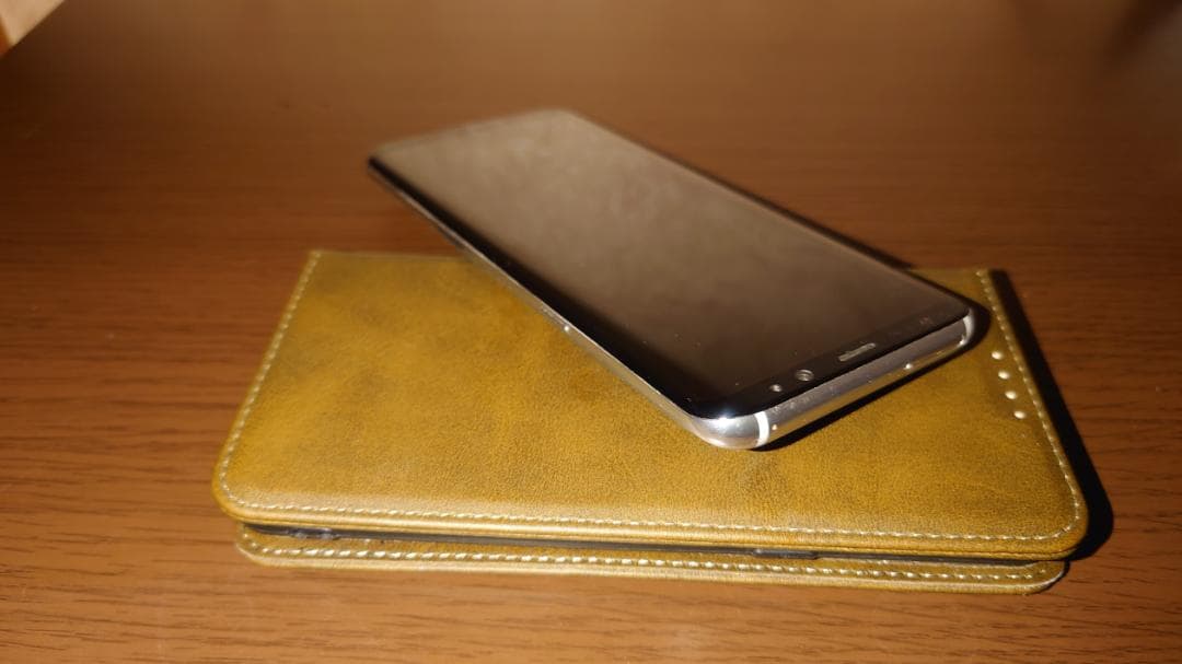 Samsung Galaxy S8+ レザーケース付き