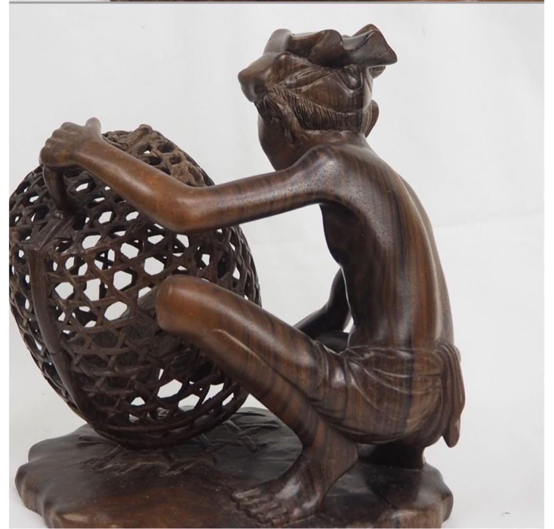 送料無料　黒檀一木彫　透かし彫り置物　高さ約 22ｃｍ