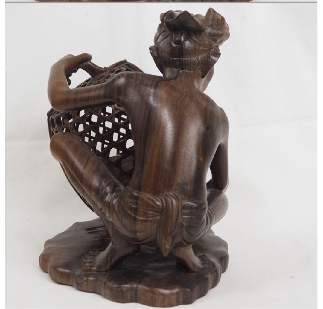 送料無料　黒檀一木彫　透かし彫り置物　高さ約 22ｃｍ