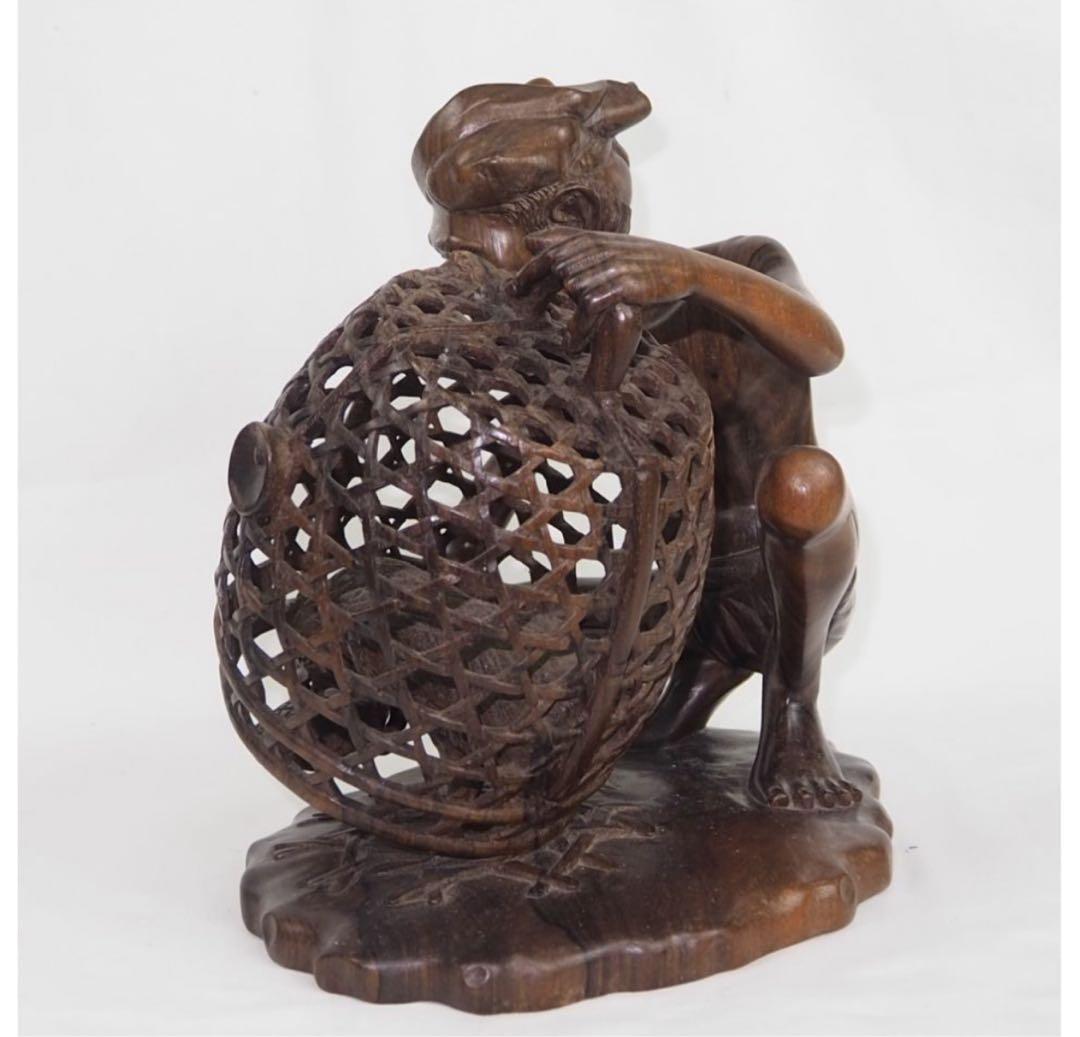 送料無料　黒檀一木彫　透かし彫り置物　高さ約 22ｃｍ