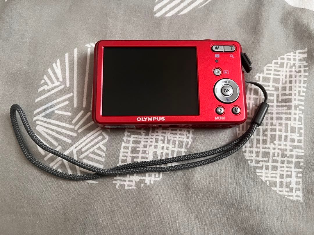 OLYMPUS VG-110 レッド 12MP 4倍ズーム