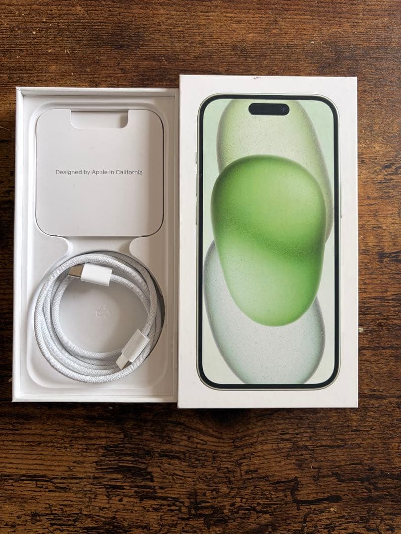 (美品)Apple iPhone 15 グリーン本体　256GB