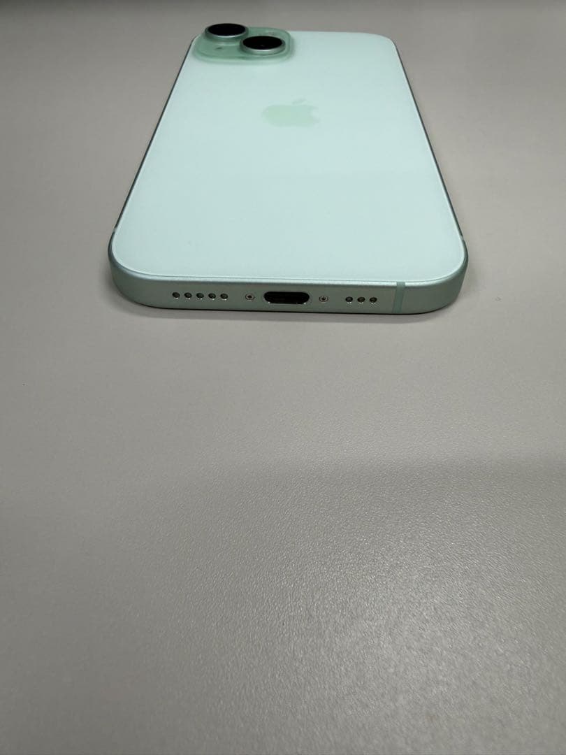 (美品)Apple iPhone 15 グリーン本体　256GB