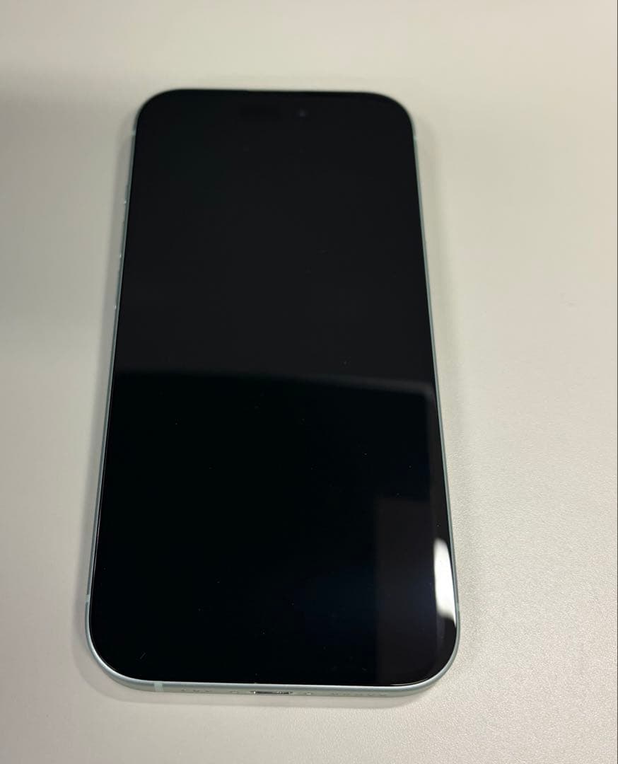 (美品)Apple iPhone 15 グリーン本体　256GB
