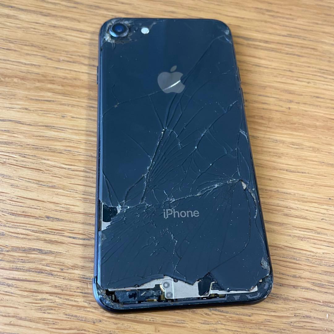 Apple iPhone8 ブラック 本体 ジャンク品