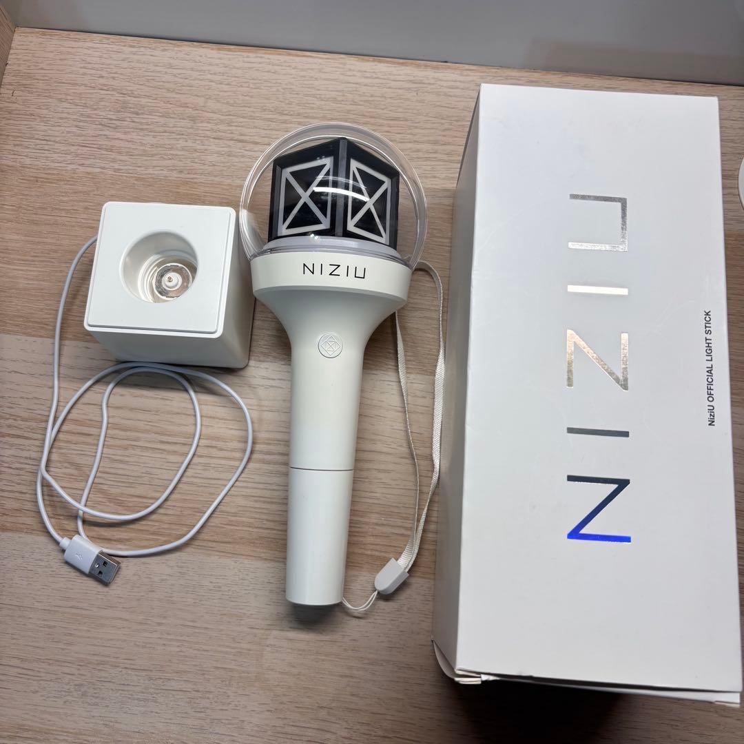 NIZIU ペンライト 充電ケーブル付き